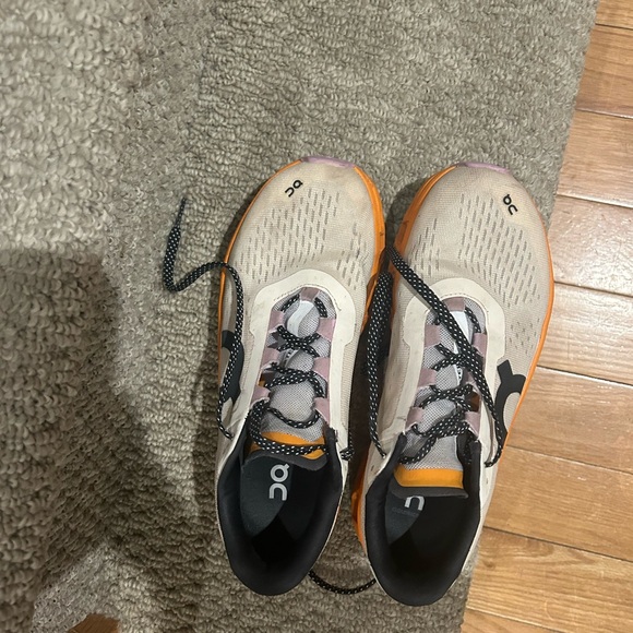 On Clouds Size 7.5 - Picture 2 of 4